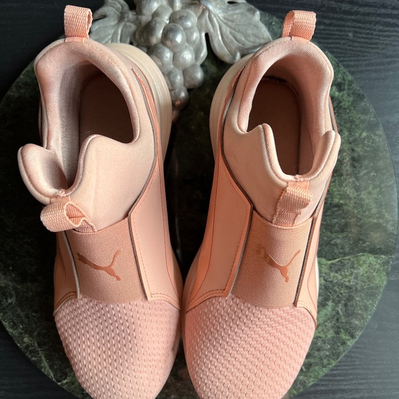 LAST CHANCE Baby Pink puma pull tab sneakers - Picture 1 of 5
